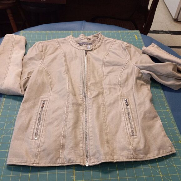 Kenneth Cole Reaction Jacket Non Leather Snap Collar Granny Chic Sporty - Picture 1 of 10